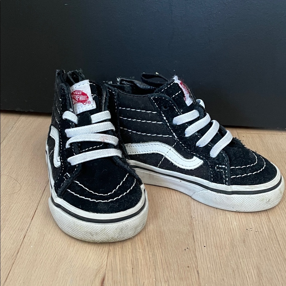 Vans 5c Toddler Kids Black and White High-Top Sneakers